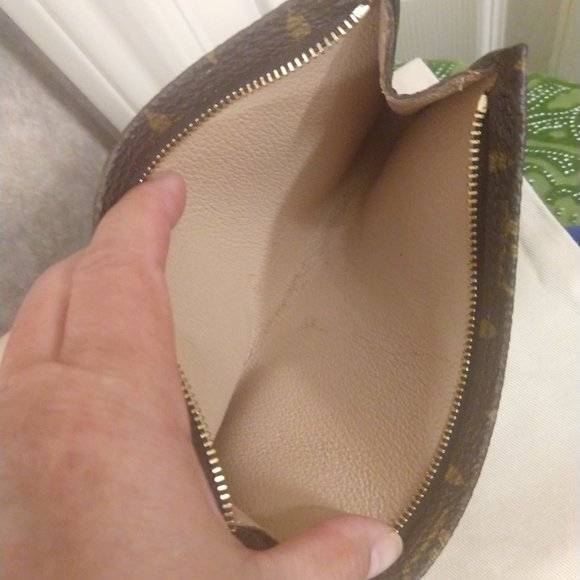 Louis Vuitton Monogram Bucket Pouch PM with Strap - Picture 9 of 14